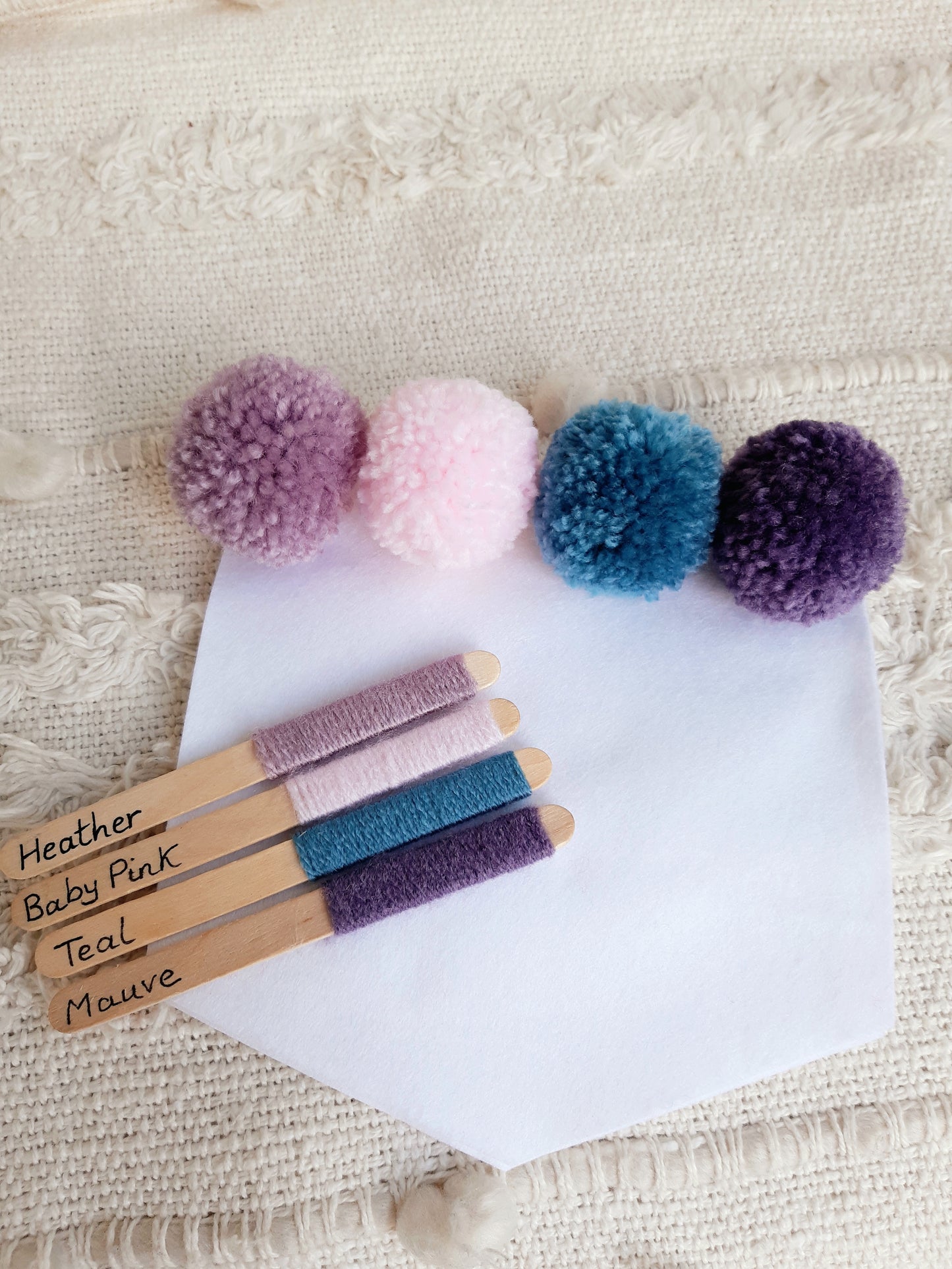 Custom Pompom Banner, 4 Pompoms