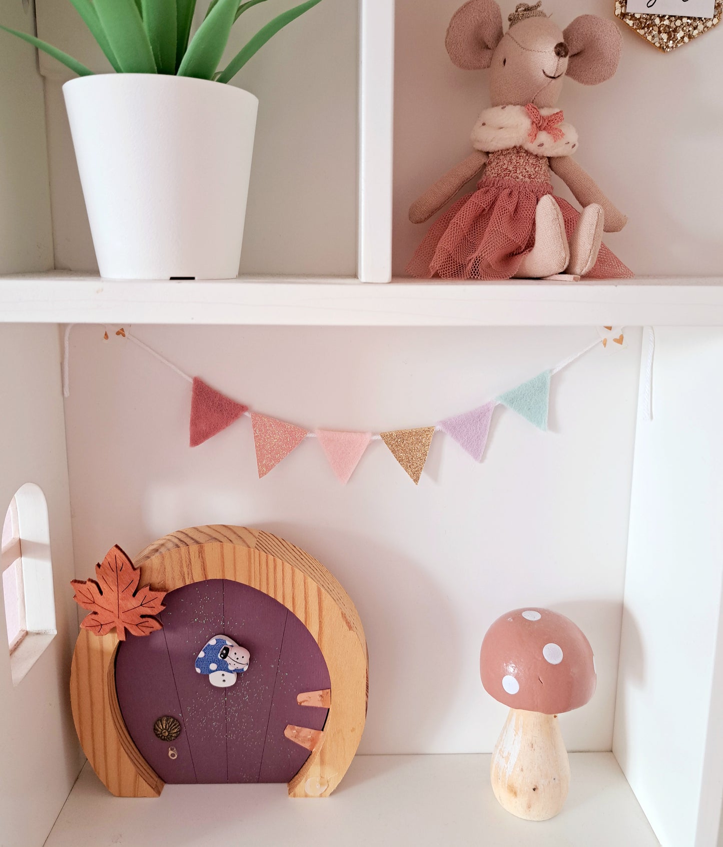 Mini dollhouse bunting