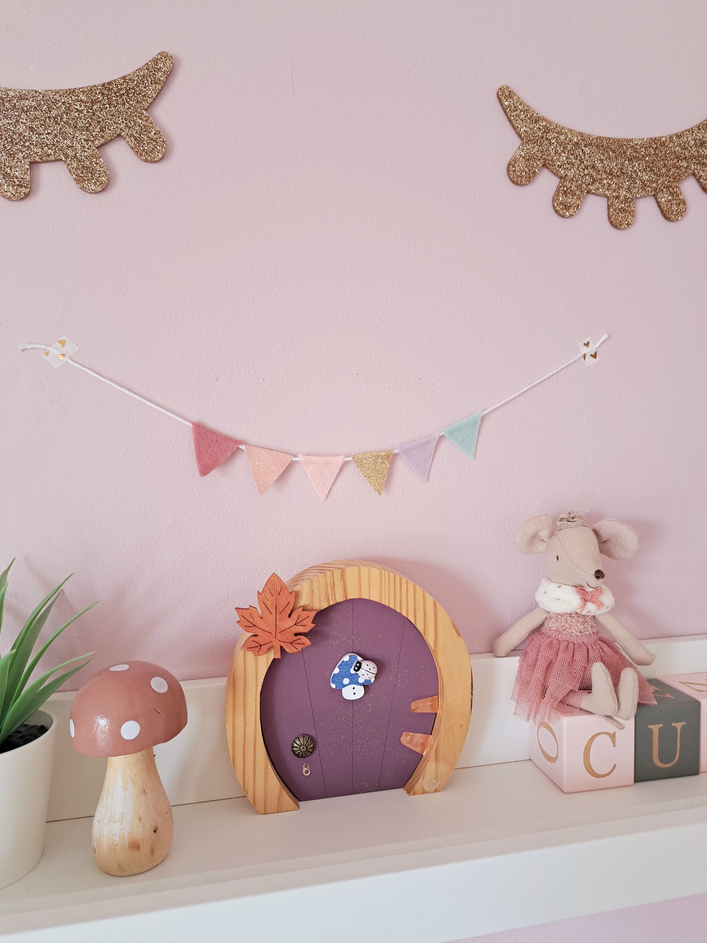 Mini dollhouse bunting