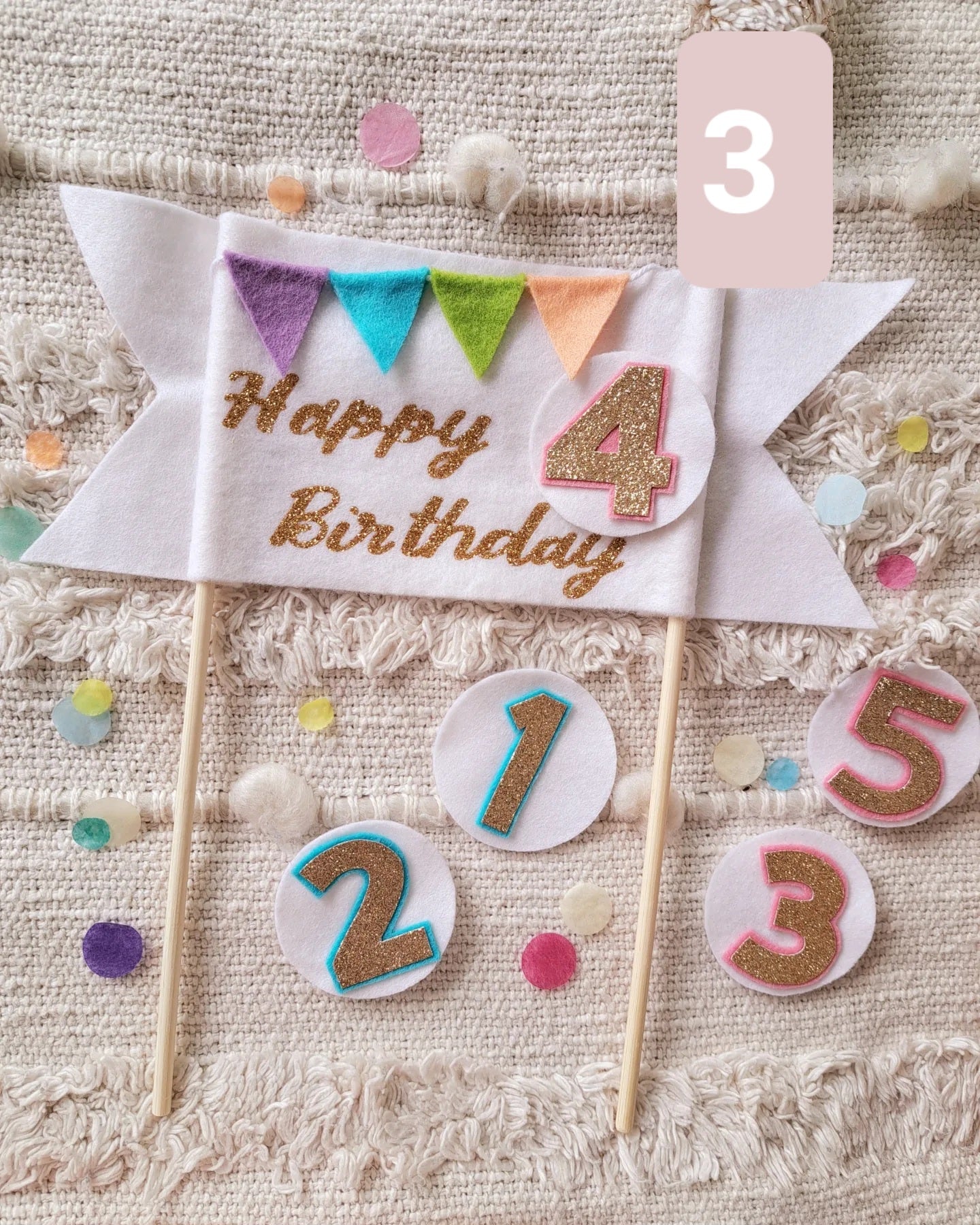 Cake topper with 4 interchangeable number badges